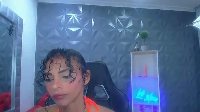 becky lynch 102 online show from 16, 2, 2026