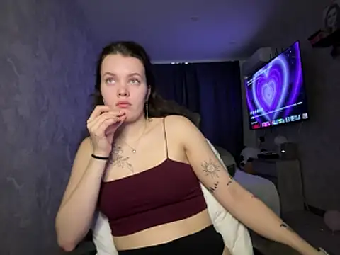 Teresa Yung online show from 22, 11, 2025