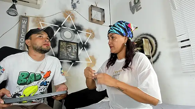 StephaniaAndRandy online show from 27, 11, 2025