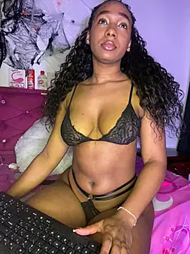 Snapshot of Annaa_Hott chatting on 21, 11, 2025 Annaa Hott online show from 21, 11, 2025