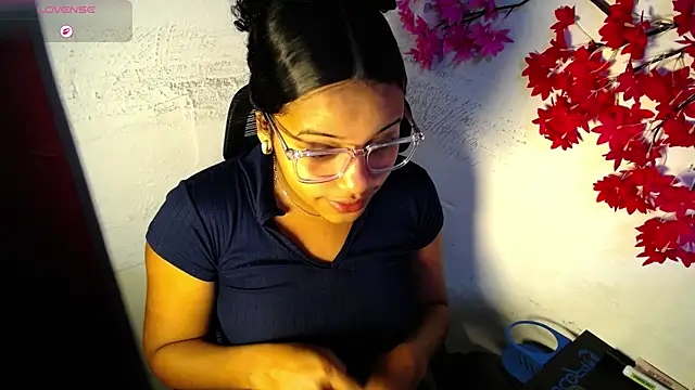 Snapshot of chleo_rosse chatting on 2, 7, 2026 chleo rosse online show from 2, 7, 2026