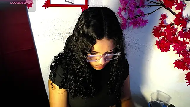 Snapshot of chleo_rosse chatting on 5, 7, 2026 chleo rosse online show from 5, 7, 2026