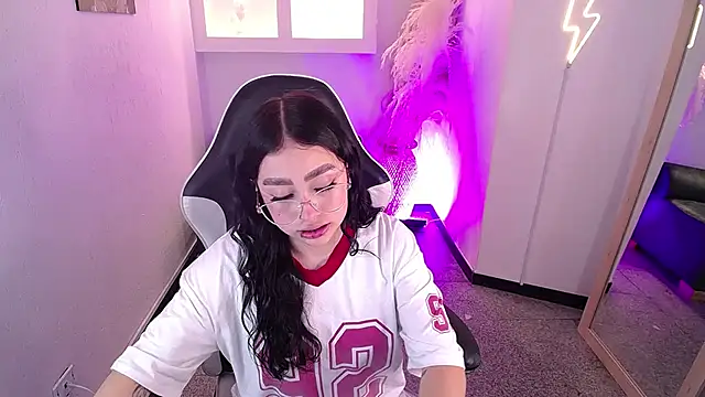 Snapshot of vallolett chatting on 4, 2, 2026 vallolett online show from 4, 2, 2026