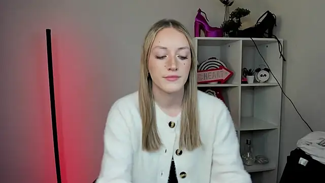 EvelynBlond online show from 20, 3, 2026