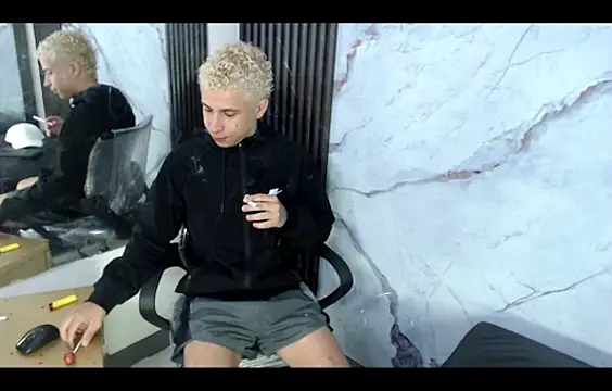 Snapshot of HollmanFronsh chatting on 27, 11, 2025 HollmanFronsh online show from 27, 11, 2025