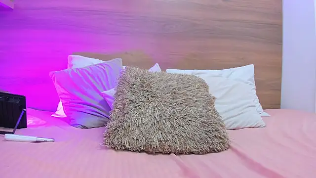 Snapshot of emilyrousee01 chatting on 13, 12, 2025 emilyrousee01 online show from 13, 12, 2025