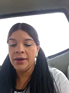 Snapshot of Layla-daring chatting on 28, 11, 2025 Layla-daring online show from 28, 11, 2025