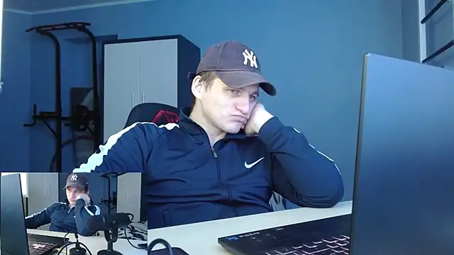 Poliglotjoe1 online show from 3, 2, 2026