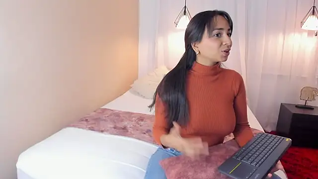 Snapshot of MiaRosy_ValentinoRussel chatting on 27, 11, 2025 MiaRosy ValentinoRussel online show from 27, 11, 2025