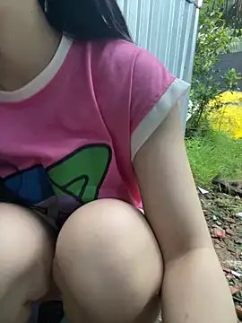 XndSeraphina online show from 4, 12, 2025