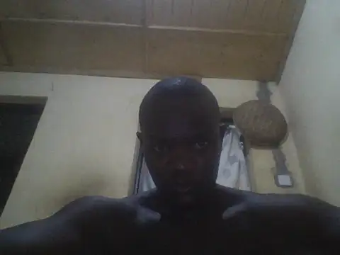 Snapshot of UsTwo_ chatting on 22, 11, 2025 UsTwo online show from 22, 11, 2025