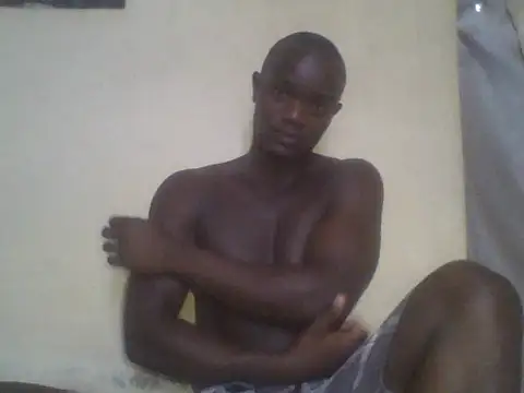 Snapshot of UsTwo_ chatting on 27, 11, 2025 UsTwo online show from 27, 11, 2025