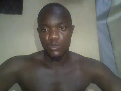 Snapshot of UsTwo_ chatting on 27, 11, 2025 UsTwo online show from 27, 11, 2025