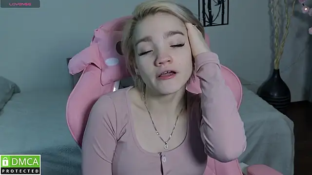 Megan Lora online show from 17, 1, 2026