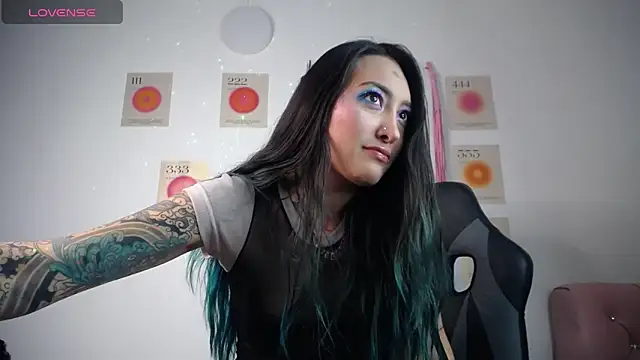 LunaAponte online show from 21, 2, 2026