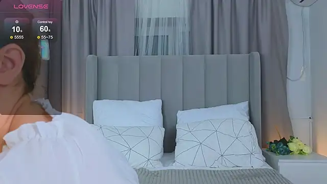 Snapshot of LyraTate chatting on 16, 12, 2025 LyraTate online show from 16, 12, 2025