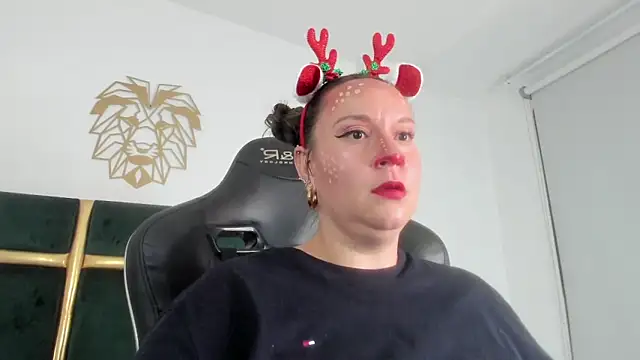 Sophiie Rouse  online show from 2, 12, 2025