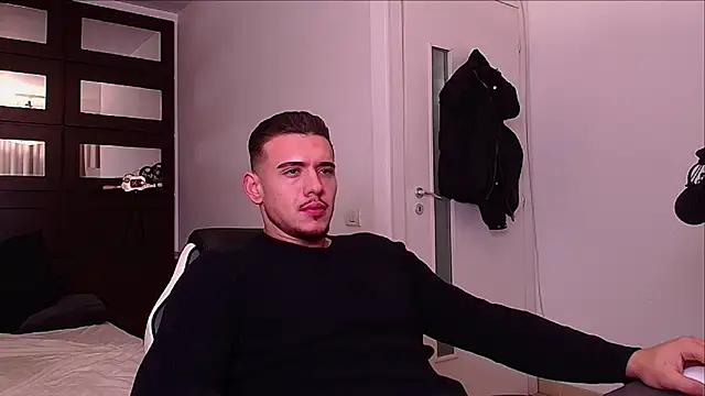 ElijahThorne online show from 19, 12, 2025