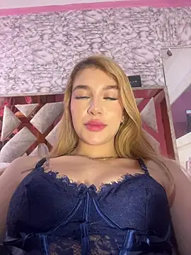 Snapshot of valeryfox__ chatting on 28, 11, 2025 valeryfox online show from 28, 11, 2025