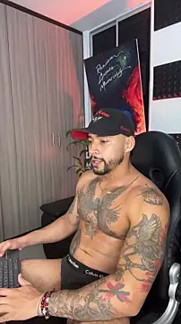 Snapshot of NikoHank chatting on 18, 12, 2025 NikoHank online show from 18, 12, 2025