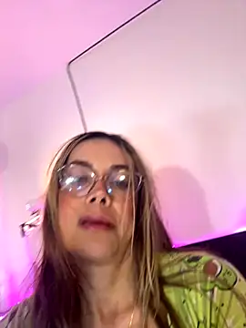 Snapshot of venus_desired260669 chatting on 2, 12, 2025 venus desired260669 online show from 2, 12, 2025