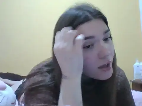 Snapshot of frutillitaaok_ chatting on 9, 7, 2026 frutillitaaok online show from 9, 7, 2026