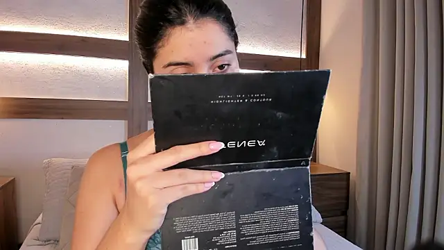 SarhaVega online show from 29, 3, 2026