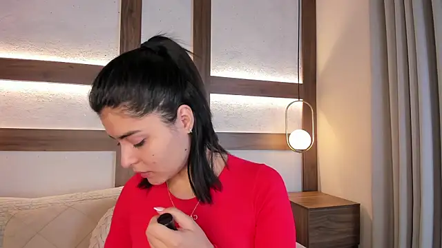 SarhaVega online show from 10, 4, 2026