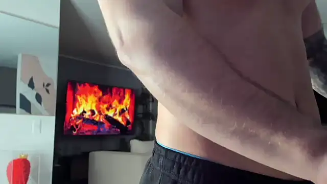 Snapshot of Valenthino_Salvatore chatting on 4, 4, 2026 Valenthino Salvatore online show from 4, 4, 2026