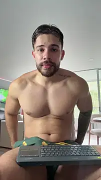 Snapshot of Valenthino_Salvatore chatting on 17, 5, 2026 Valenthino Salvatore online show from 17, 5, 2026