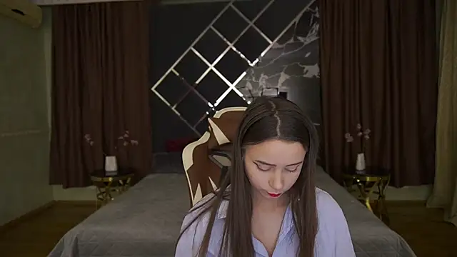 Snapshot of TinyNatalie chatting on 13, 12, 2025 TinyNatalie online show from 13, 12, 2025