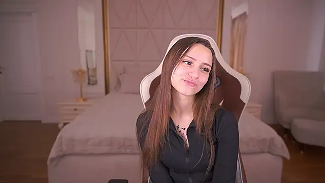 TinyNatalie online show from 12, 2, 2026