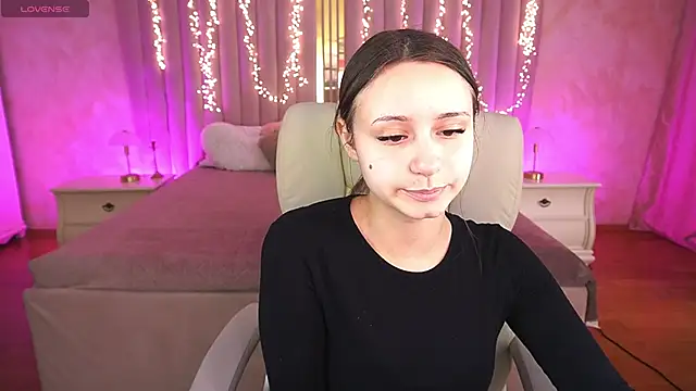 TinyNatalie online show from 9, 4, 2026