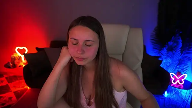TinyNatalie online show from 8, 7, 2026