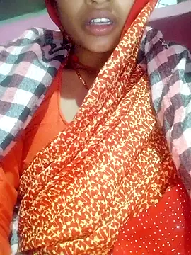 Snapshot of Qxsoni chatting on 2, 12, 2025 Qxsoni online show from 2, 12, 2025