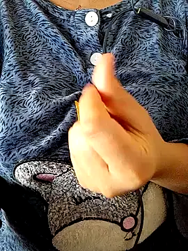 Snapshot of yasmine_x chatting on 2, 12, 2025 yasmine x online show from 2, 12, 2025