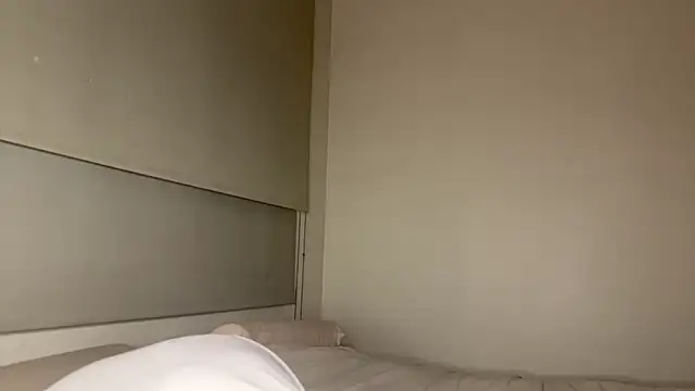 Snapshot of heyitsmia chatting on 2, 12, 2025 heyitsmia online show from 2, 12, 2025