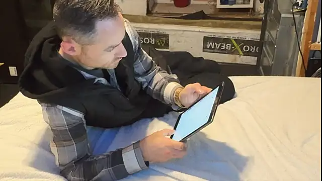 Snapshot of famous1tad chatting on 26, 11, 2025 famous1tad online show from 26, 11, 2025