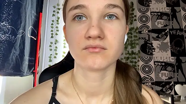 Snapshot of helgicuteness chatting on 23, 2, 2026 helgicuteness online show from 23, 2, 2026