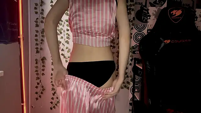 Snapshot of helgicuteness chatting on 24, 2, 2026 helgicuteness online show from 24, 2, 2026