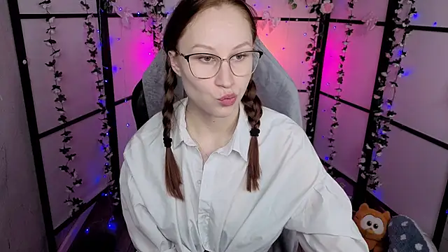 JoanFlare online show from 26, 11, 2025