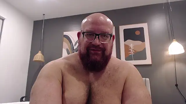 BigBearforCuddles online show from 16, 4, 2026
