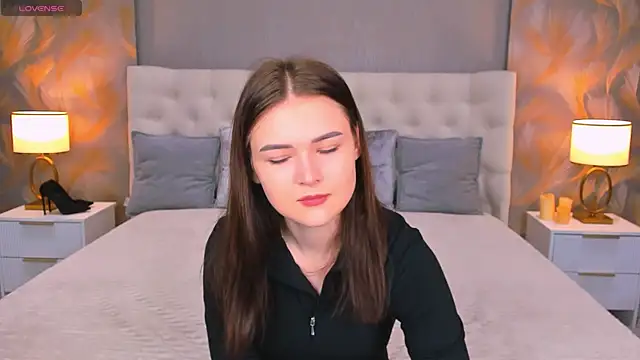 GLORIA BLOOM online show from 27, 11, 2025