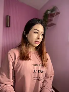 Snapshot of MaddieHunter chatting on 28, 11, 2025 MaddieHunter online show from 28, 11, 2025