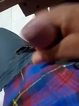 LovelyHughes online show from 3, 3, 2026