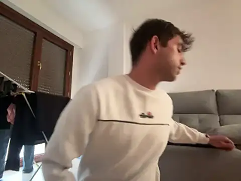 Snapshot of Hugoo_21 chatting on 24, 11, 2025 Hugoo 21 online show from 24, 11, 2025