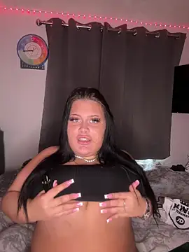 Snapshot of CurvyAyla chatting on 4, 2, 2026 CurvyAyla online show from 4, 2, 2026