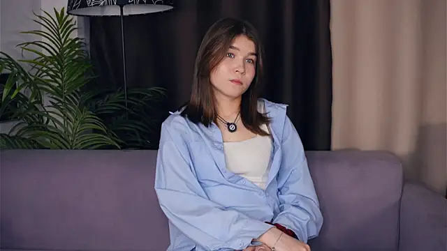 Snapshot of ZulaRattan chatting on 27, 11, 2025 ZulaRattan online show from 27, 11, 2025