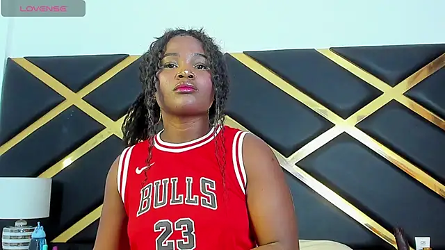 IrisHerrera  online show from 1, 12, 2025