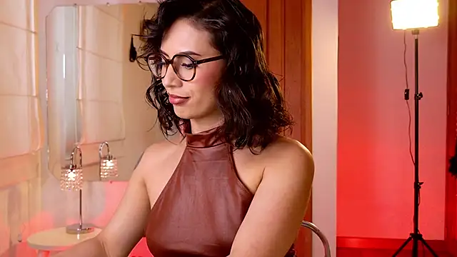 Snapshot of Rue_Bellafire chatting on 3, 6, 2026 Rue Bellafire online show from 3, 6, 2026
